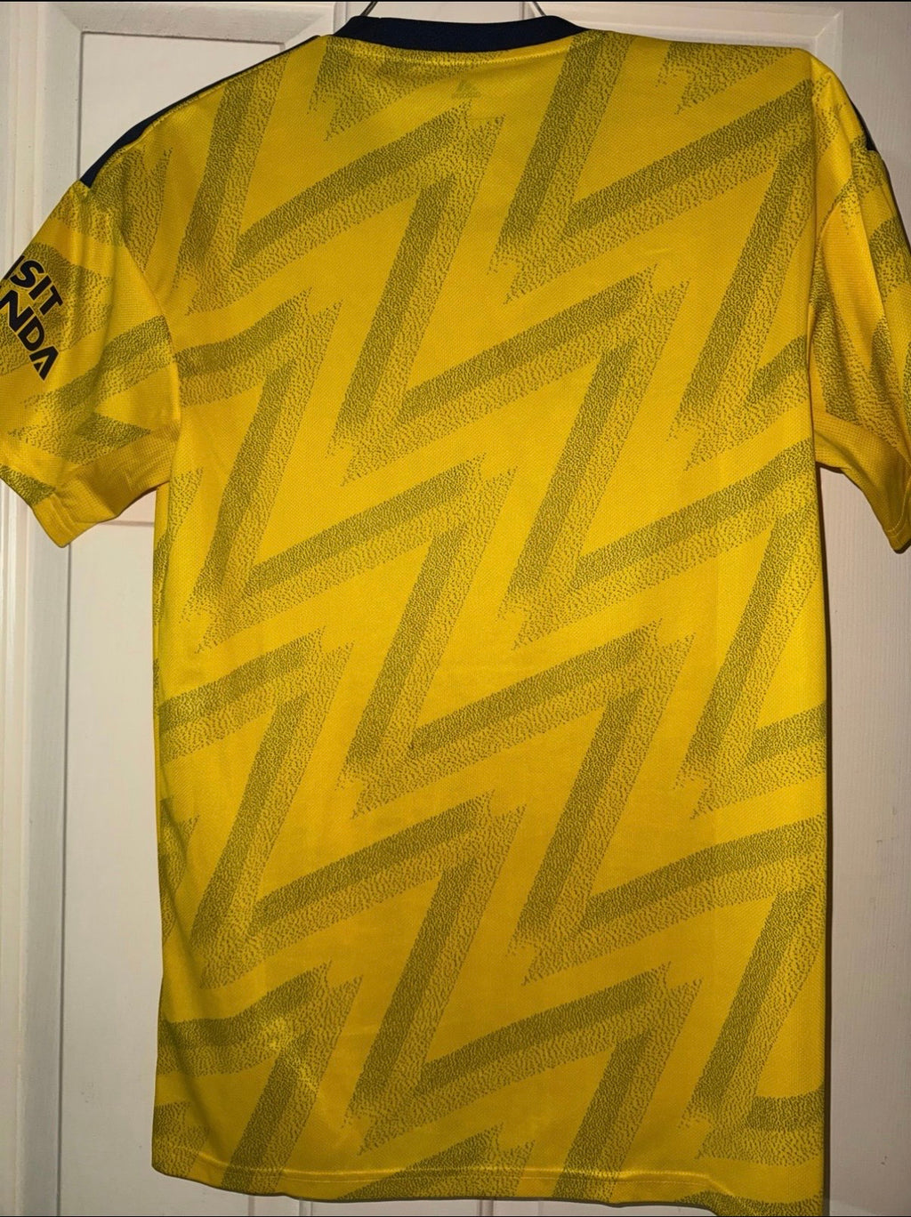 Arsenal Fly Emirates Jersey