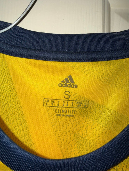 Arsenal Fly Emirates Jersey