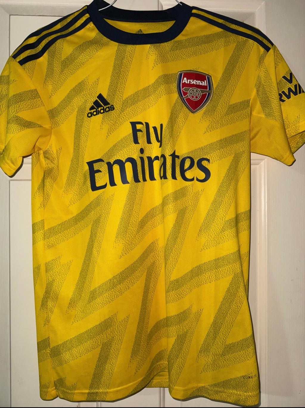 Arsenal Fly Emirates Jersey
